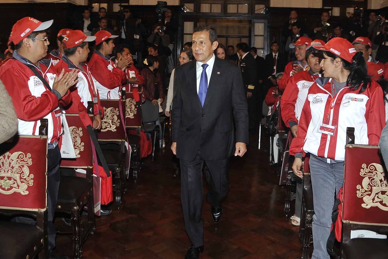 “La capacitación al maestro es el mejor puente para conducir a nuestros hijos al desarrollo”, afirma presidente Humala