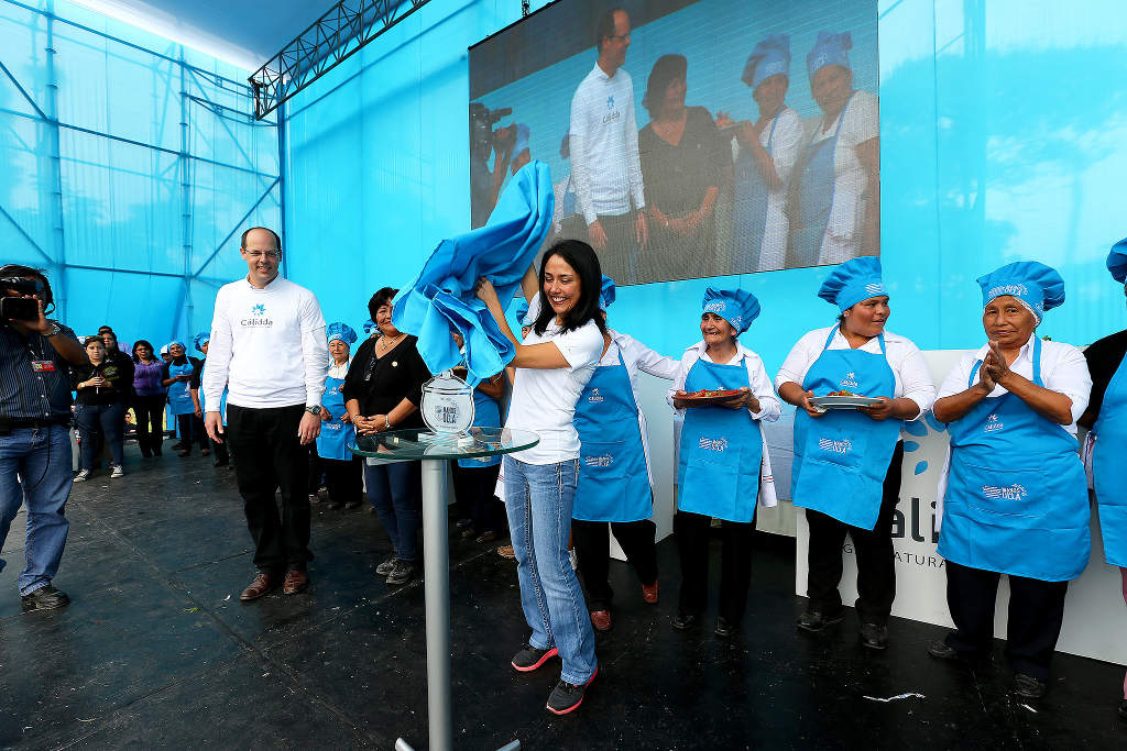 Primera Dama resalta creatividad y capacidad de organización de mujeres