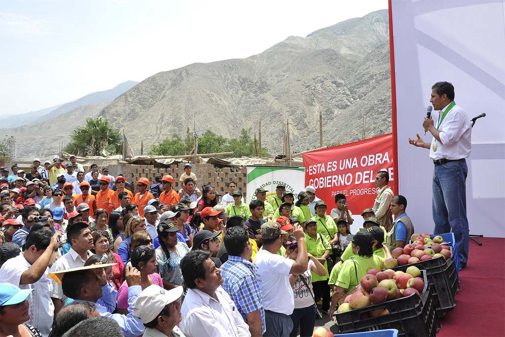 Jefe de Estado inauguró mejoramiento de la carretera Mala – Calango – La Capilla en Cañete