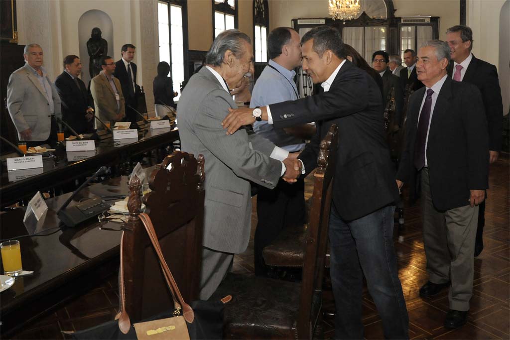 Presidente Humala se reúne con directores de medios de comunicación por el fallo de La Haya