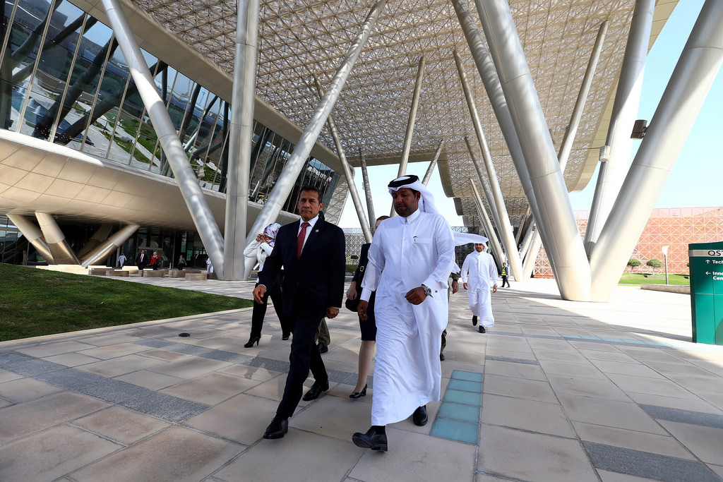 Delegación peruana visita instalaciones de fundación Qatar
