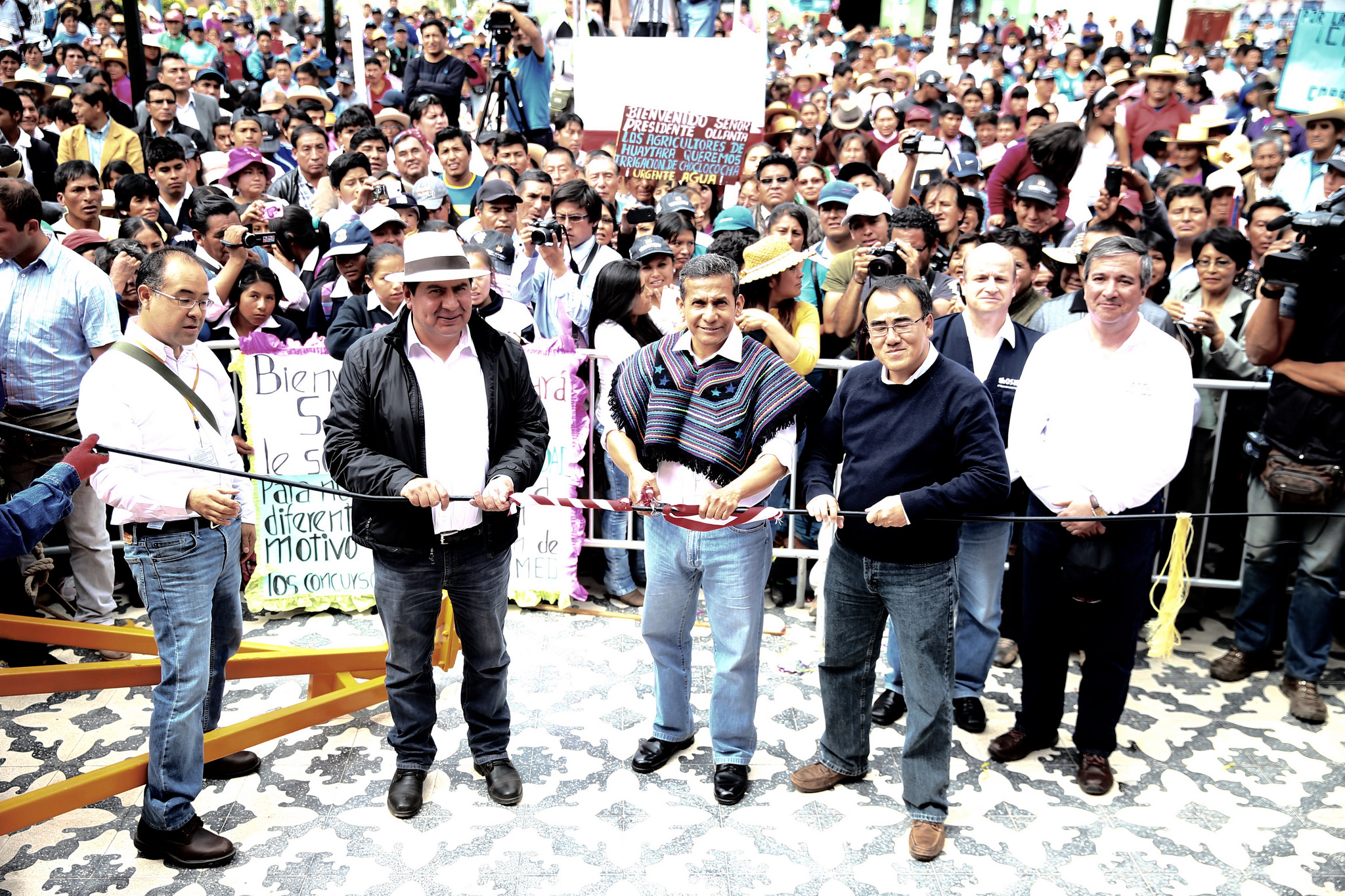 Inclusión Digital: Unimos la selva y sierra con la red dorsal de Fibra Óptica.